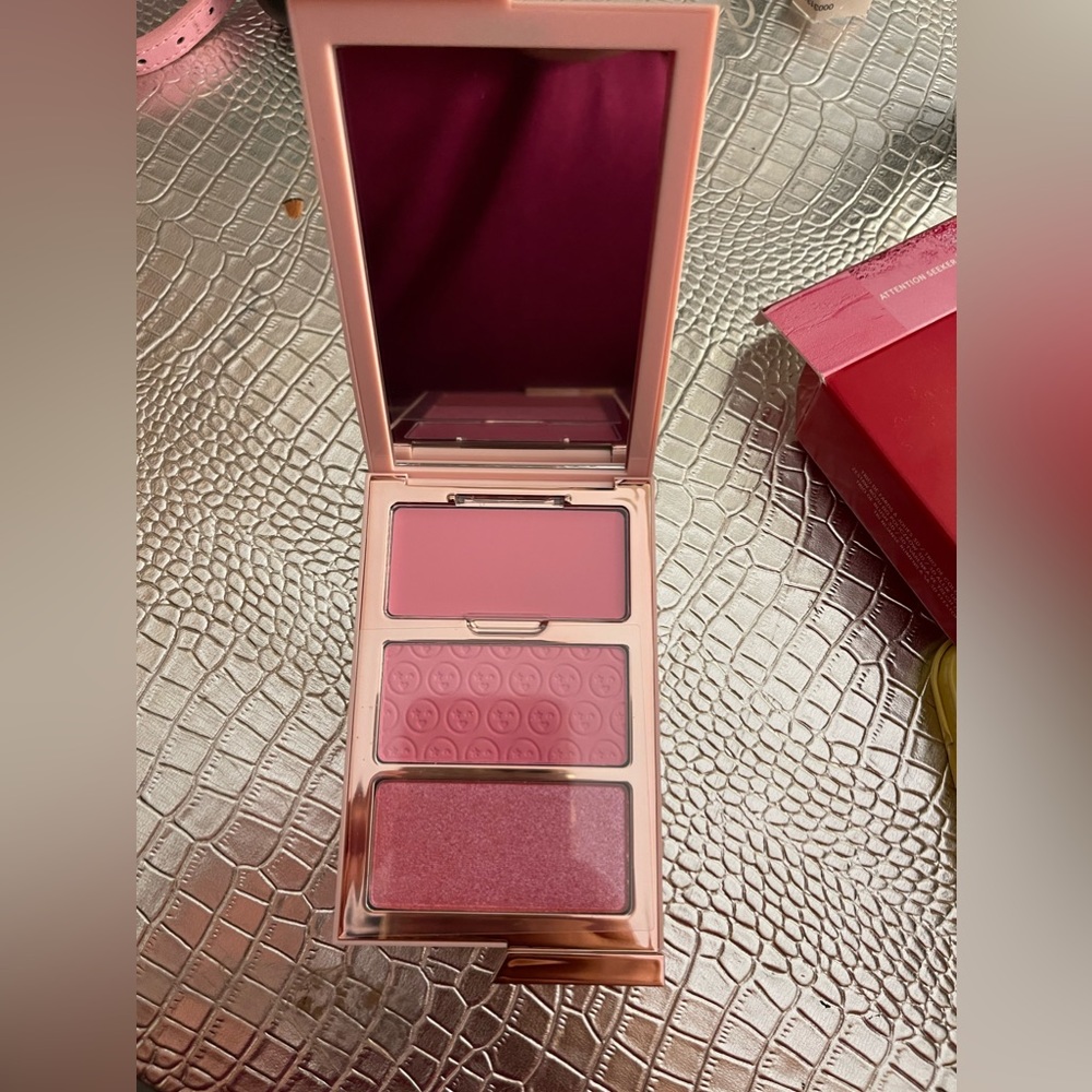 Brand new One/size blush trio attention seeker